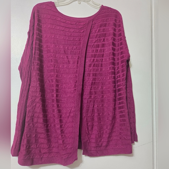 Size XL SWEATER - Picture 2 of 4